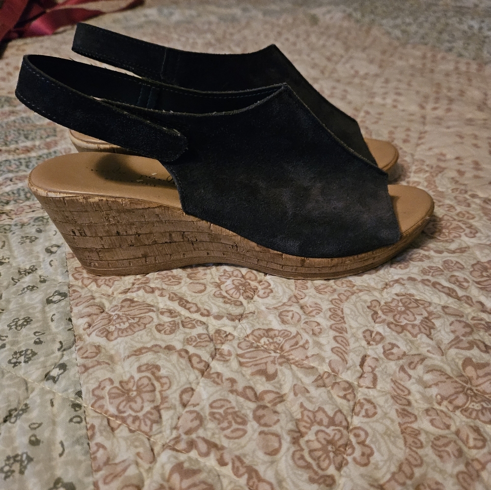 Wedge Sandals - Picture 3 of 5